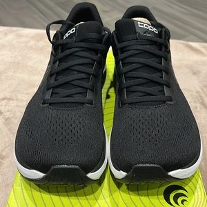 Topo Athletic ULTRAFLY 4 Men’s Size 8 Road Running Shoes ‘black/white’ 5mm drop